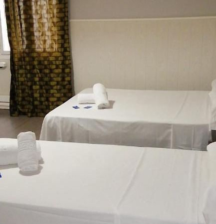 Hostal Oxum Мадрид Екстер'єр фото