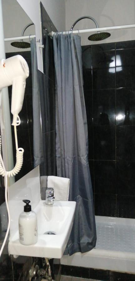 Hostal Oxum Мадрид Екстер'єр фото