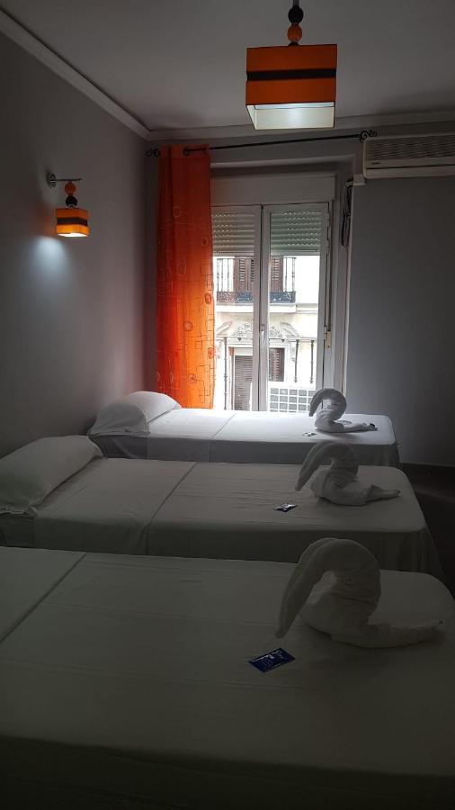 Hostal Oxum Мадрид Екстер'єр фото