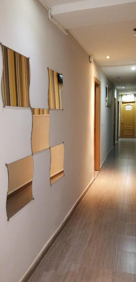Hostal Oxum Мадрид Екстер'єр фото