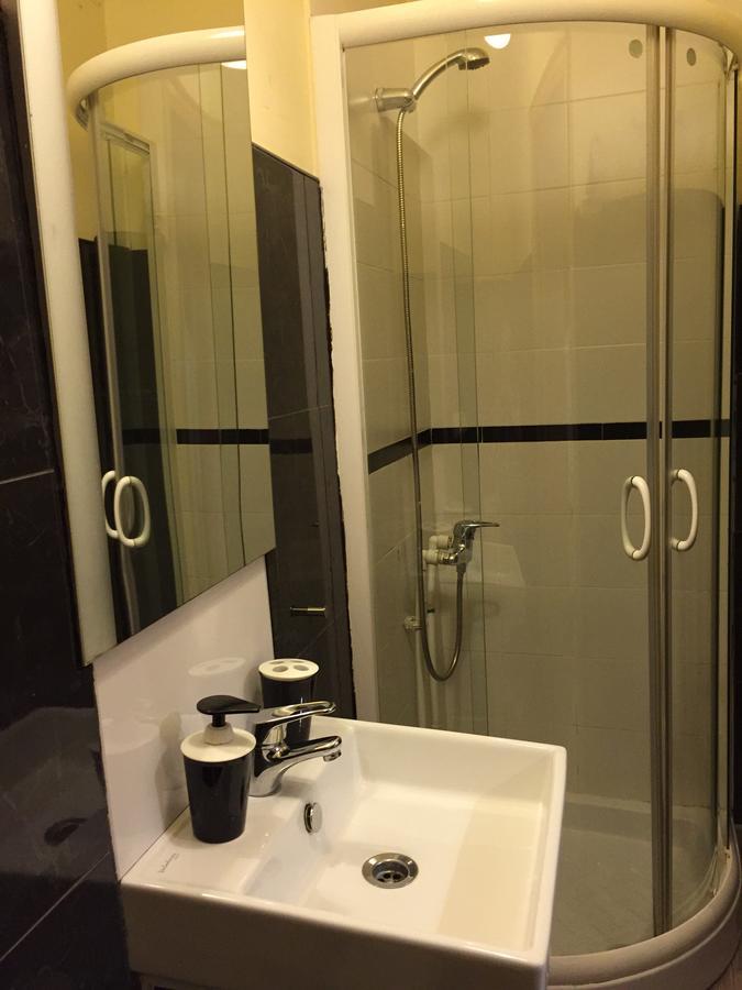Hostal Oxum Мадрид Екстер'єр фото