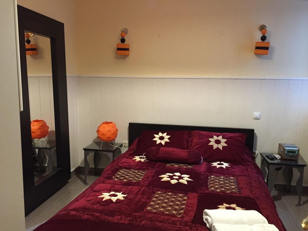 Hostal Oxum Мадрид Екстер'єр фото